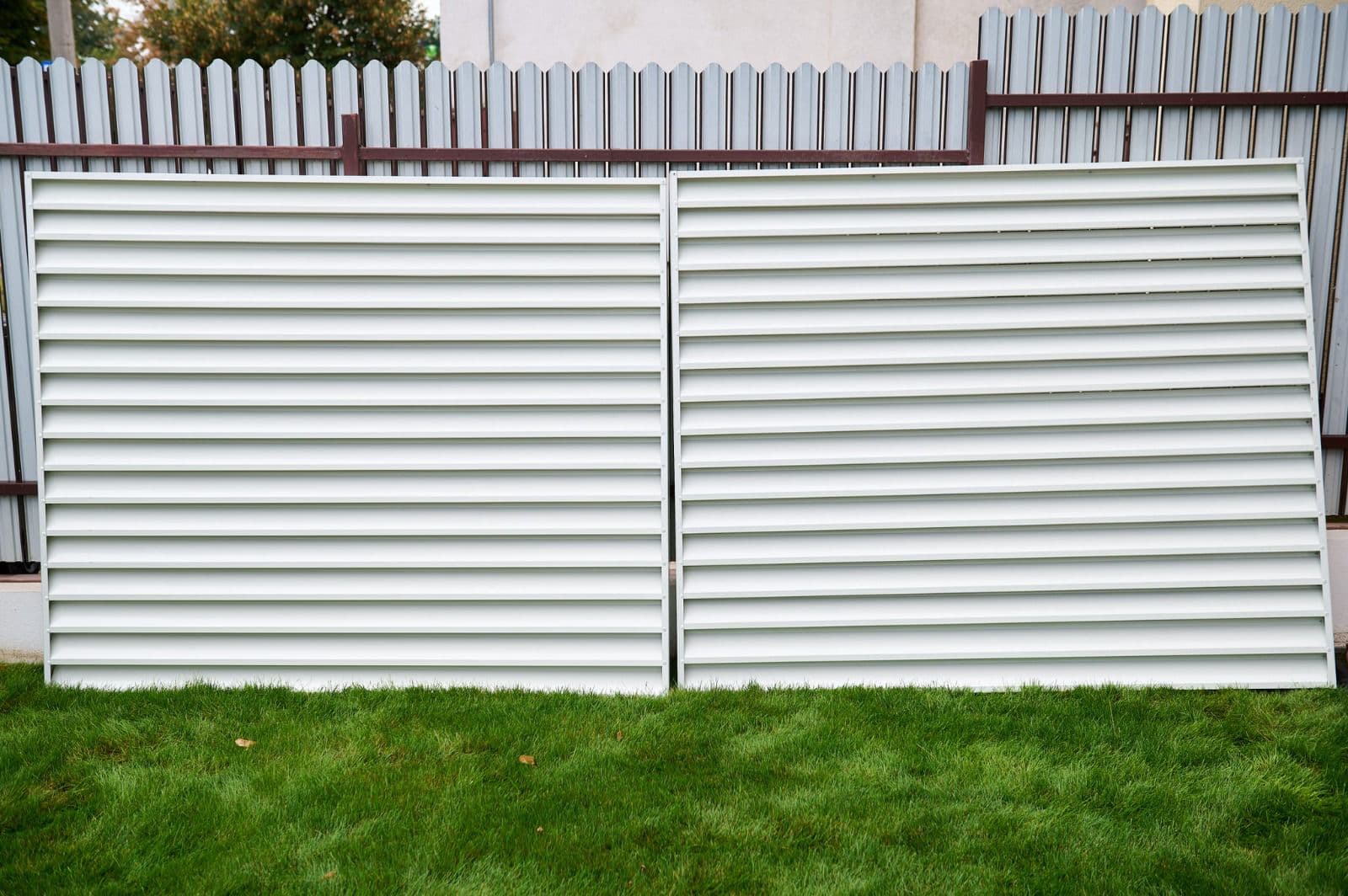 Panou Metalic Elite 3D Alb - panouri pe iarbă